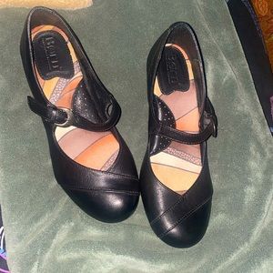 BORN shoes. Mary Jane style (4324)